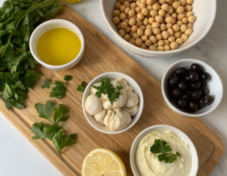 How to Make Homemade Hummus with Olive OilIngredients